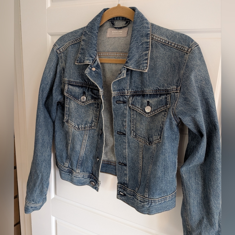 EUC Everlane The Shrunken Denim Jacket size M